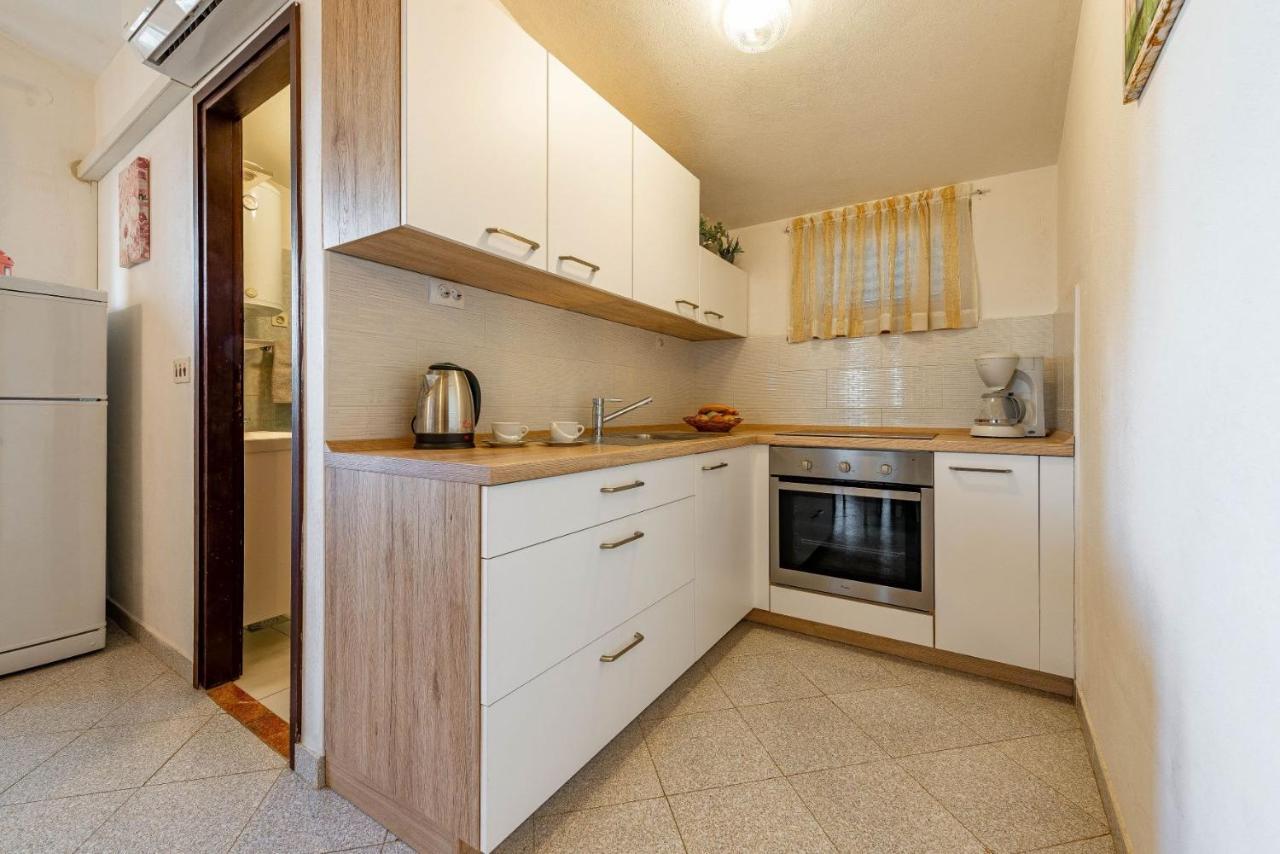 Family Friendly Seaside Apartments Kozino, Zadar - 5749 Petrčane Extérieur photo