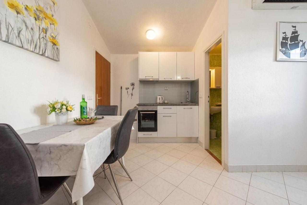 Family Friendly Seaside Apartments Kozino, Zadar - 5749 Petrčane Extérieur photo